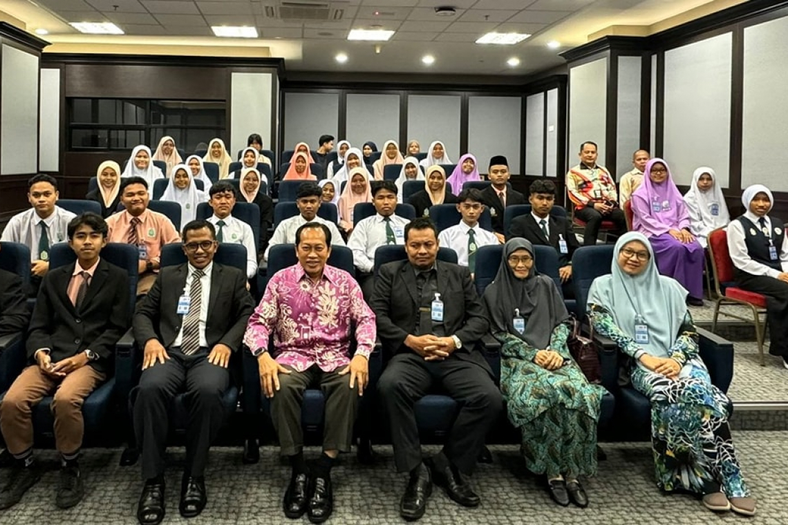 Sesi Lawatan Ke Parlimen